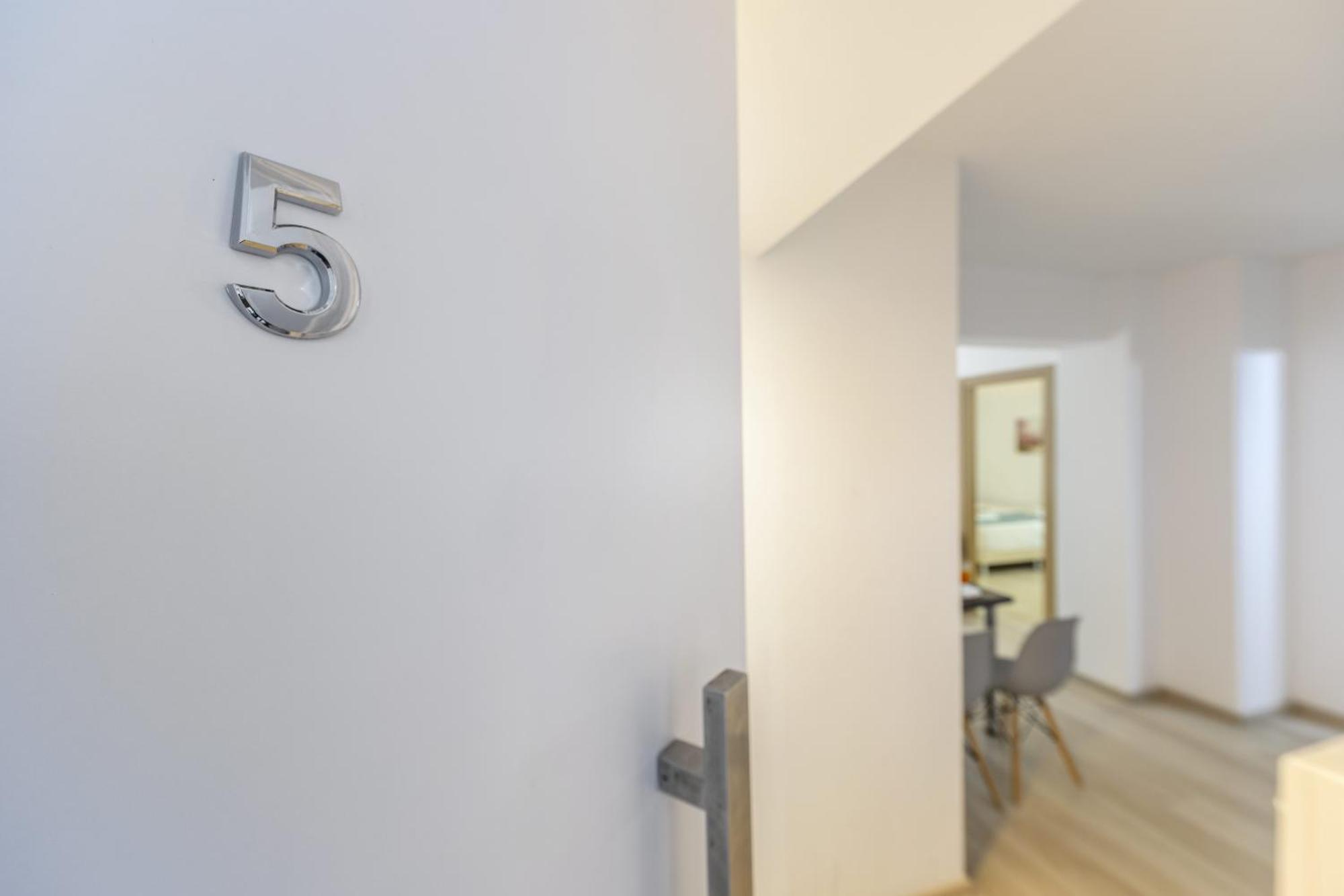 C-Premium Apts 100M From Beach And City Centre Ларнака Экстерьер фото