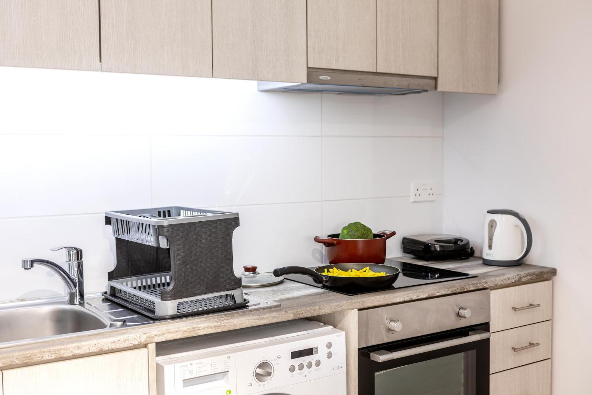 C-Premium Apts 100M From Beach And City Centre Ларнака Экстерьер фото
