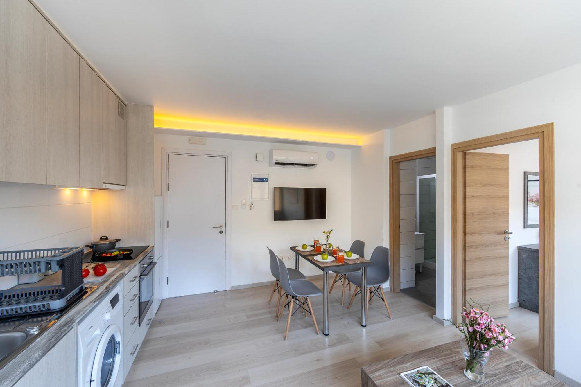 C-Premium Apts 100M From Beach And City Centre Ларнака Экстерьер фото