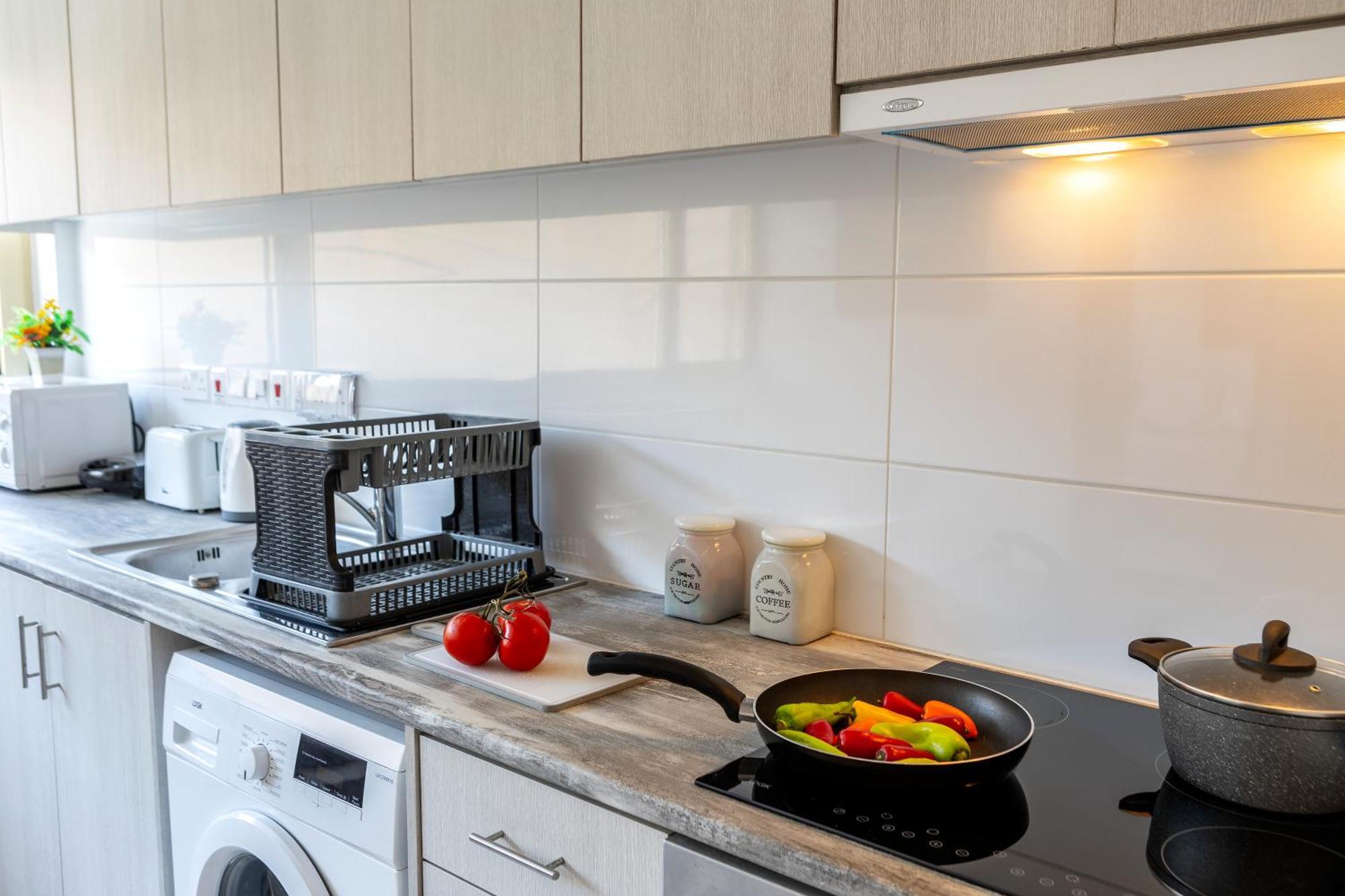 C-Premium Apts 100M From Beach And City Centre Ларнака Экстерьер фото